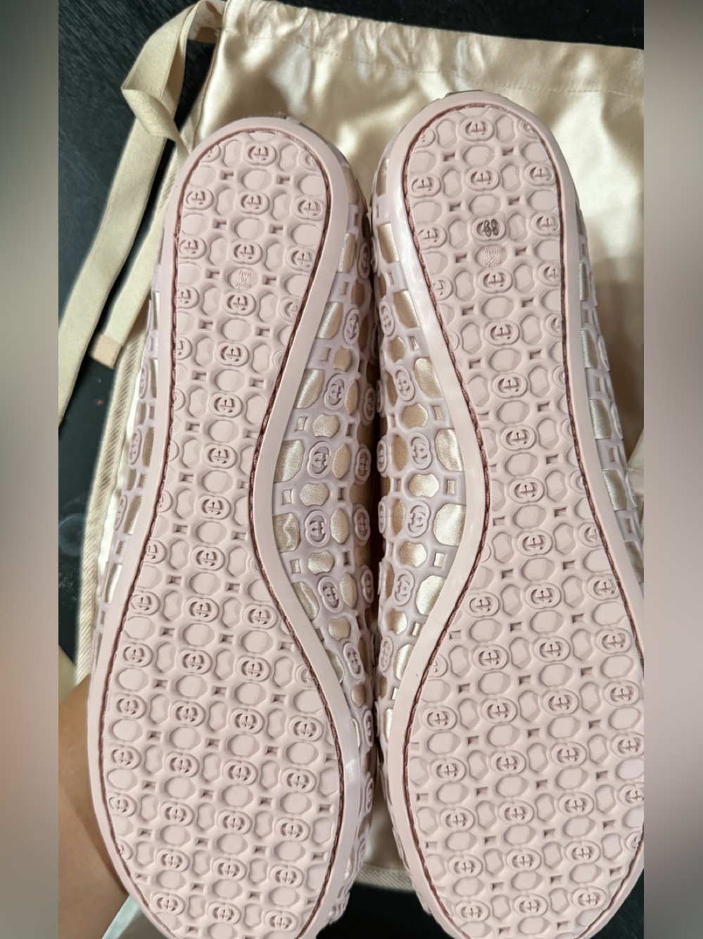 Gucci | BRAND NEW! Satin Ballet Flats Size: 39 - Picture 4 of 8